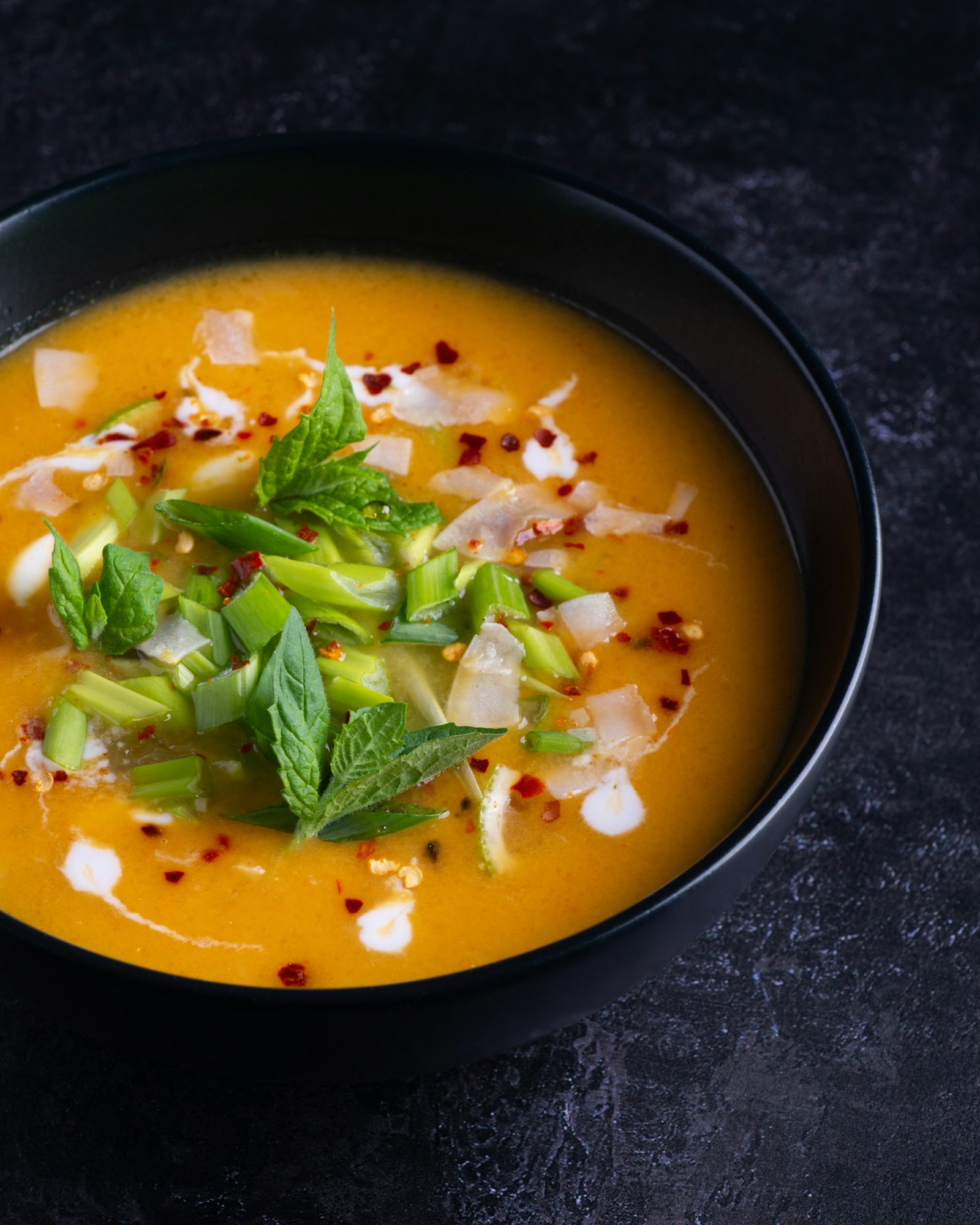 Soupe blender courgettes-épinards à l'œuf poché