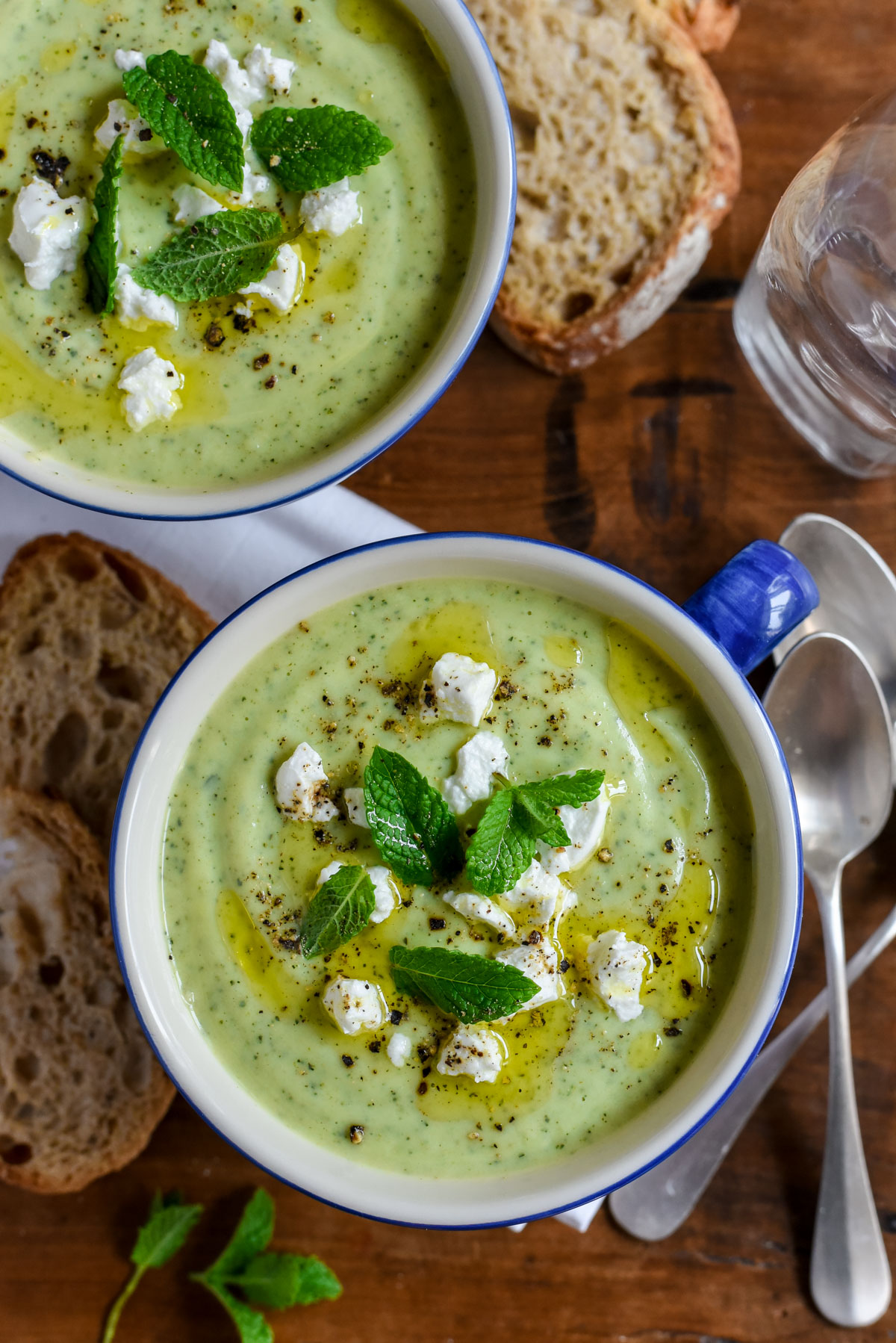 Velouté glacé de courgettes à la menthe